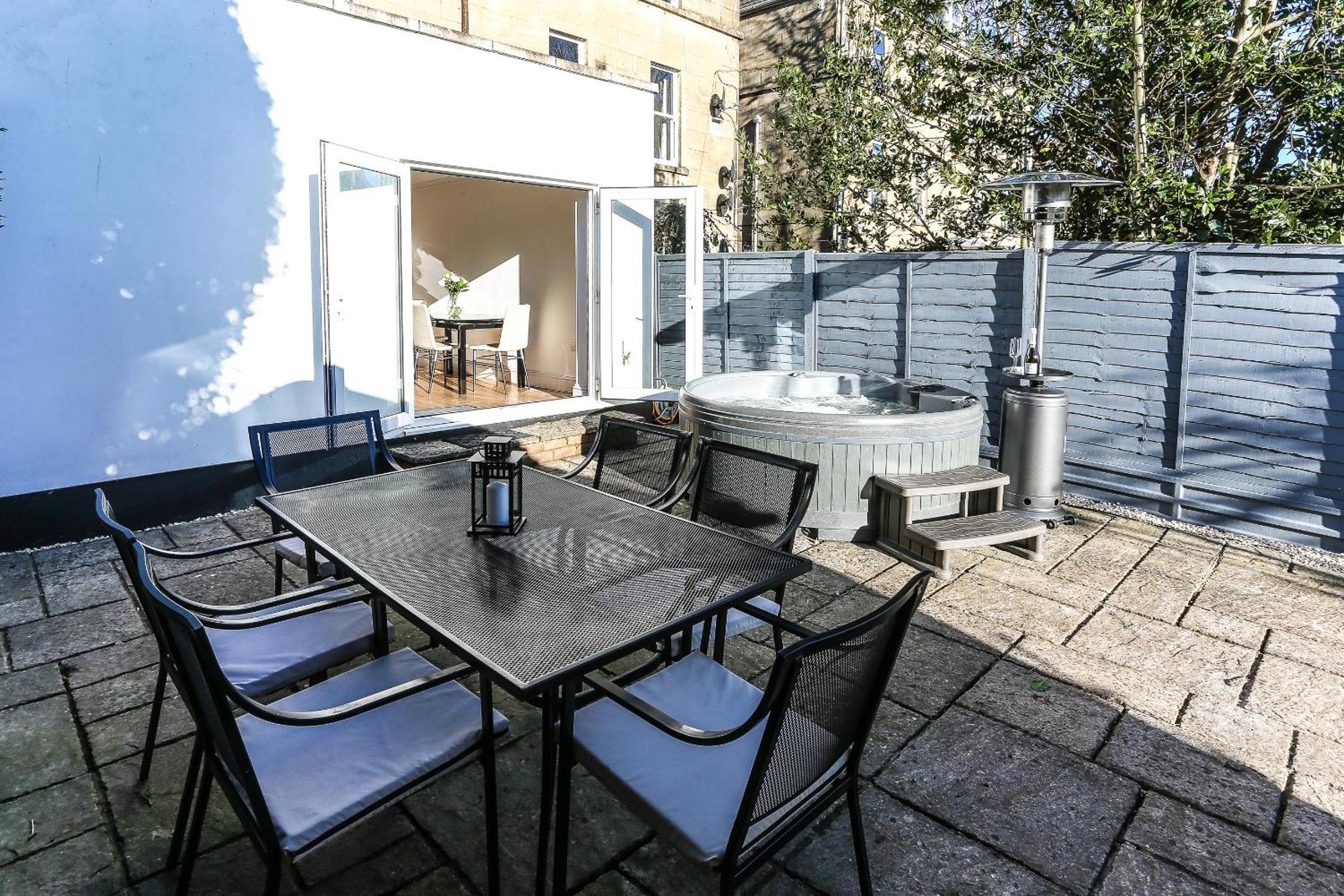 Garden Apartment With Hot Tub Bath Buitenkant foto